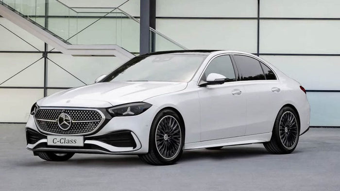 C-Class W206 merr fytyrë të re: maskë e ndriçuar dhe yje në drita