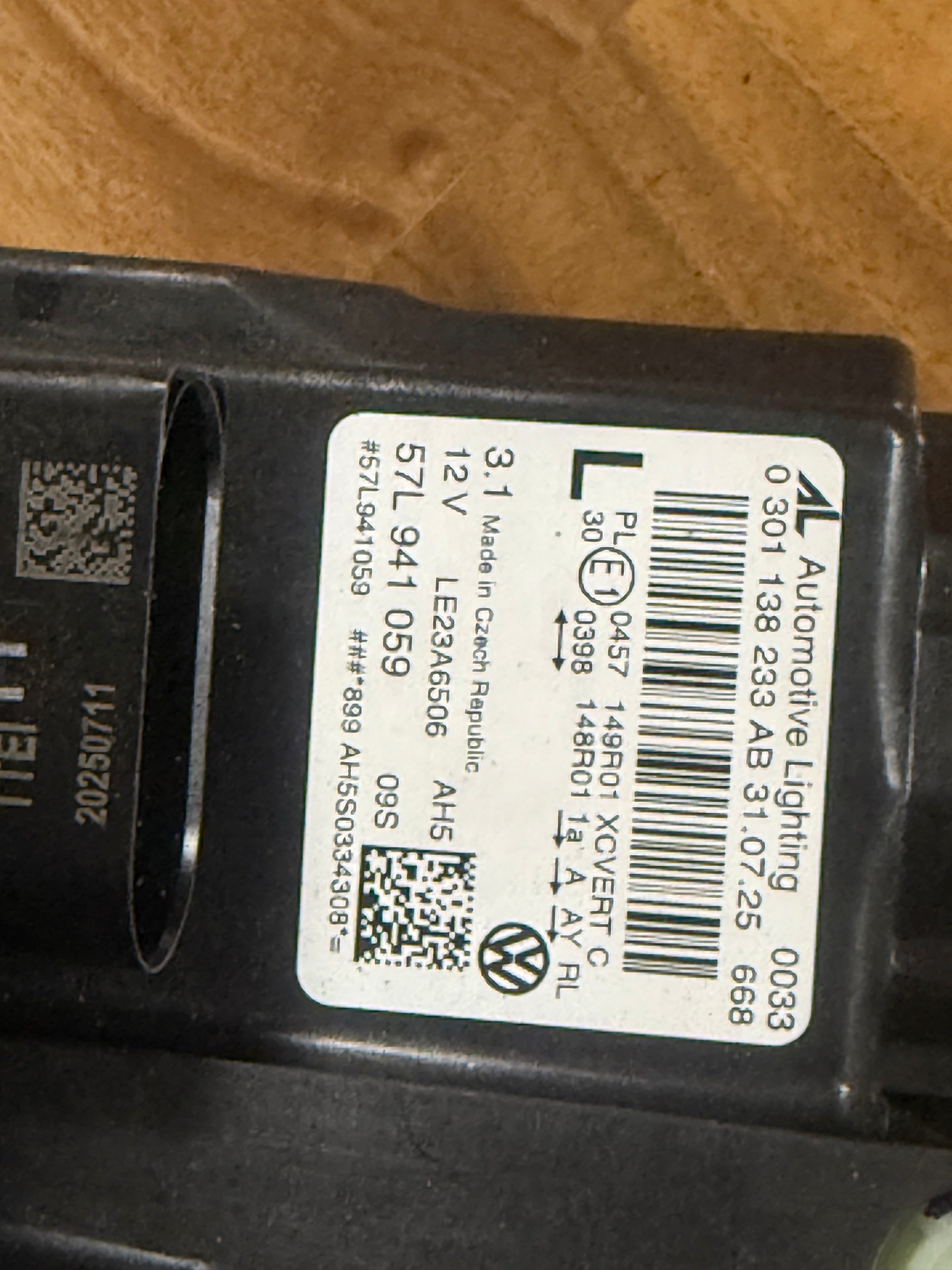 VW Tiguan Led Headlight L (2025) 57L 941 059