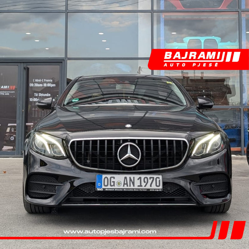 Parakolp i përparmë Amg Line i Klasit E W213 (2016-2019) me grilë