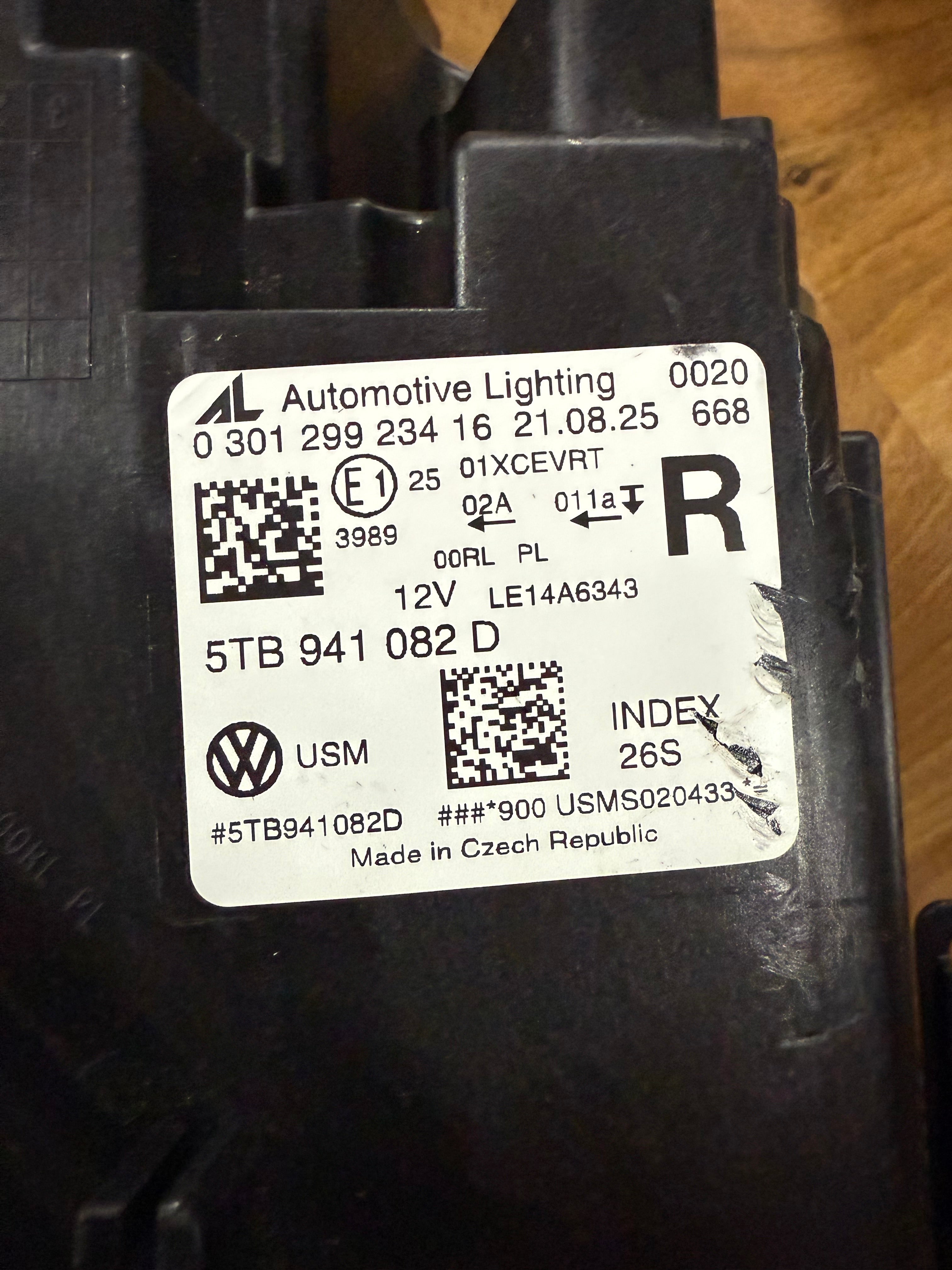 VW Touran 3 (5T/5TB) Full Led R(2015+) 5TB 941 082D