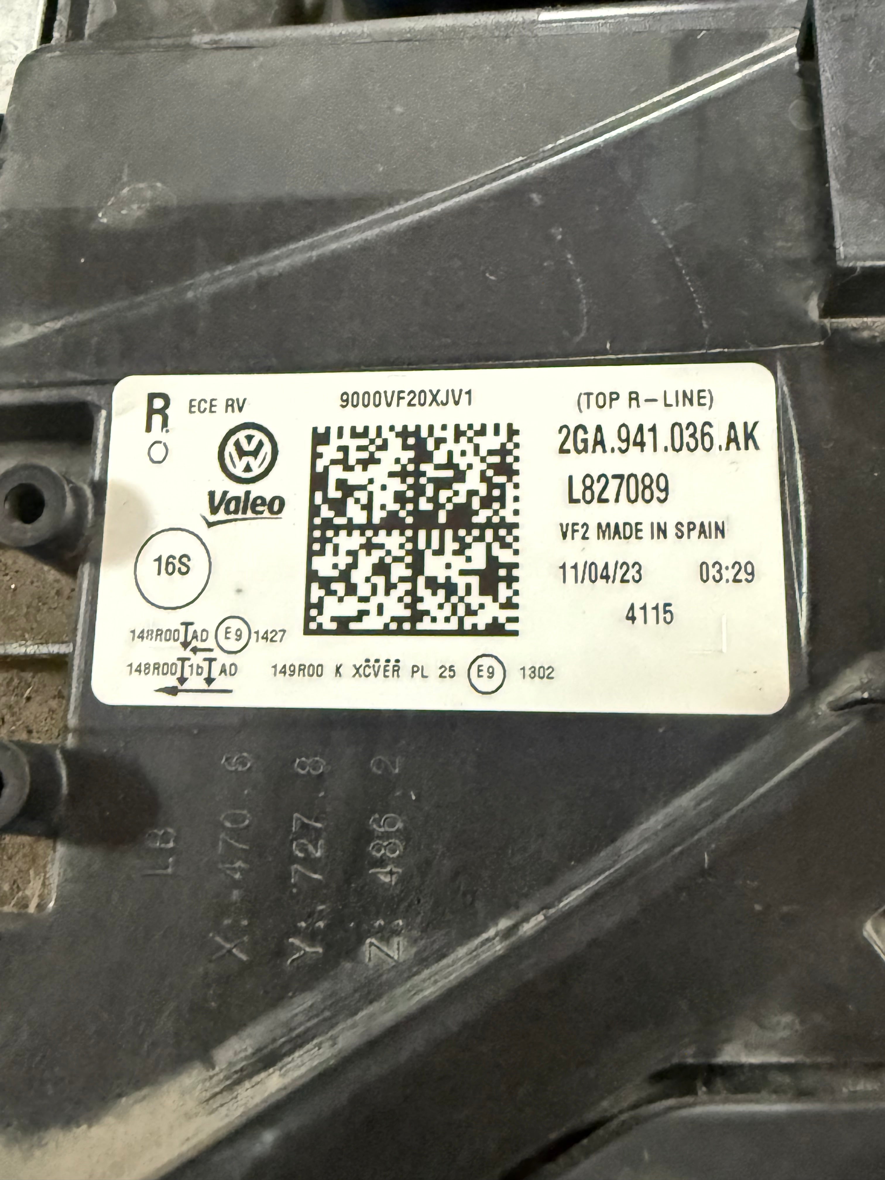 VW T-ROC A11 R Line Headlight R (2023)