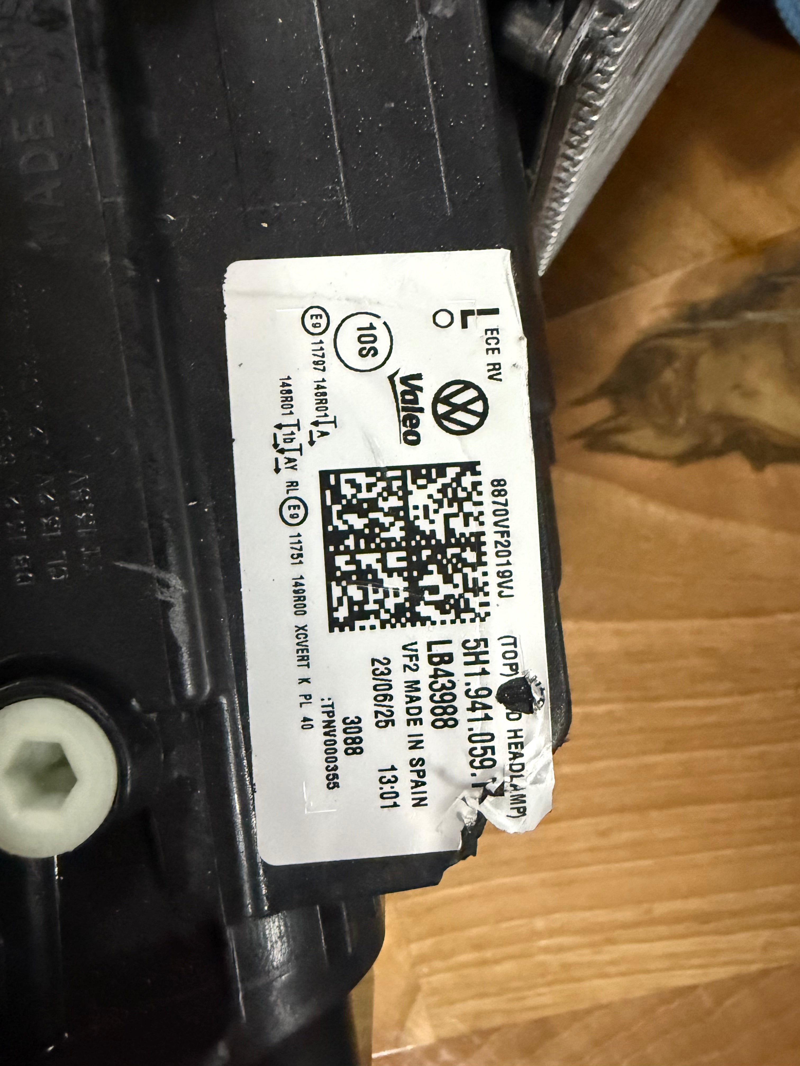 VW MK8 R-line,GTE Full LED L(2019+) 5H1.941.059.P