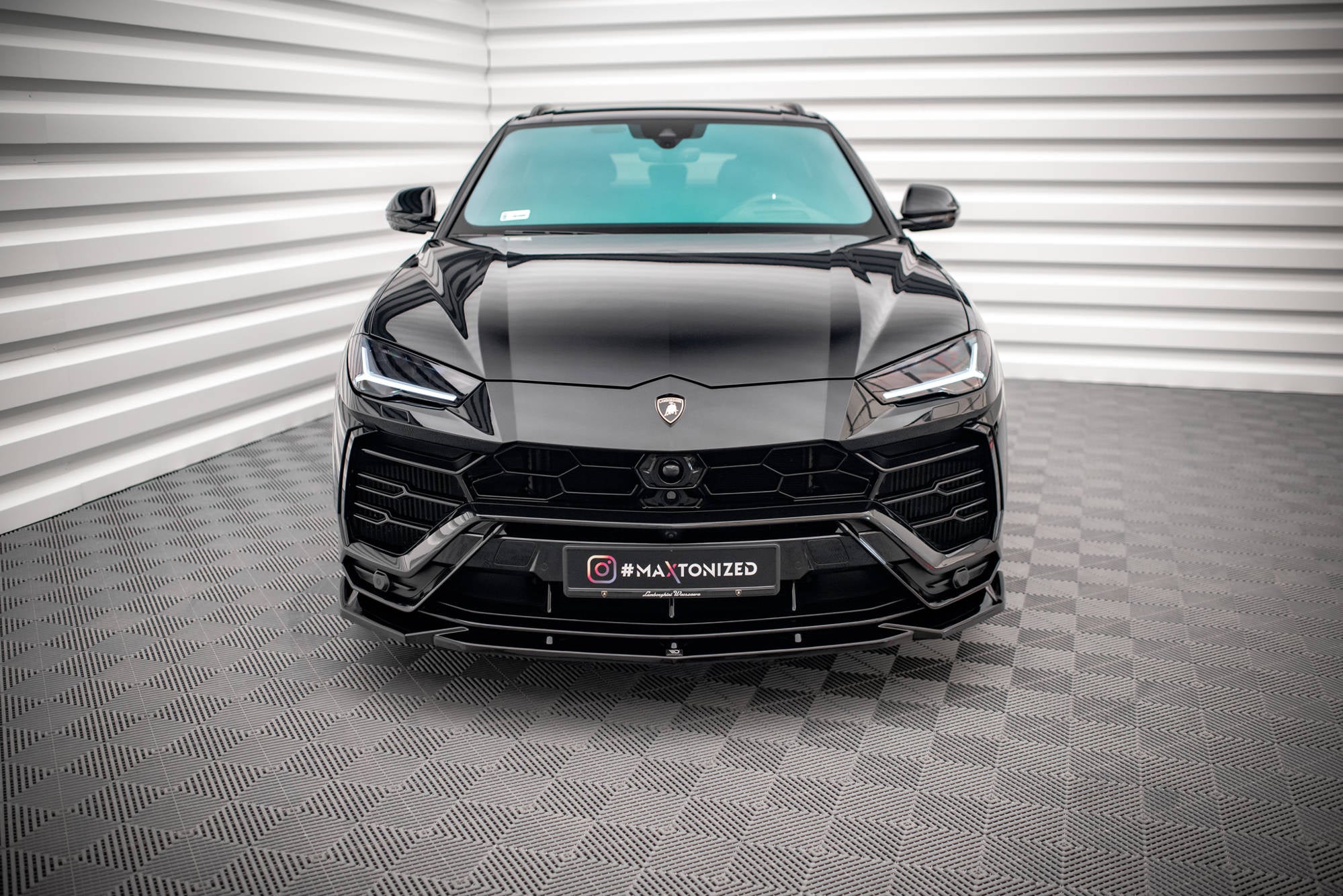Lamborghini Urus Front Lip V.2 (Maxton Design Original)
